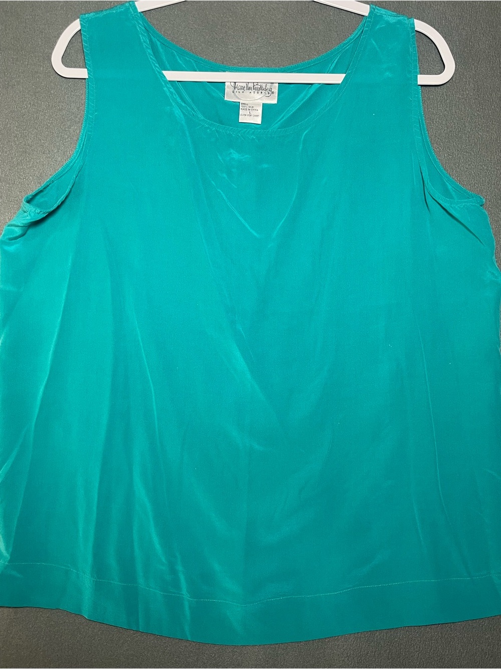 Vintage Diane Von Furstenberg 100% Silk Teal Sleeveless Shell Tank Top L